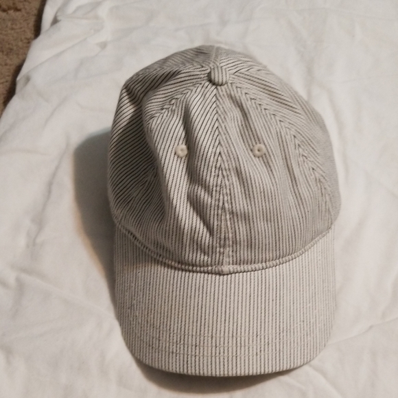 Black and off white ballcap - Picture 1 of 3